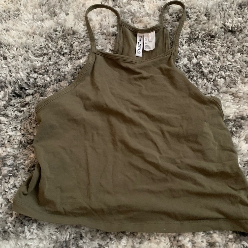 devided army green tank